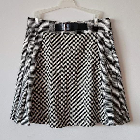 ZARA WOMAN Houndtooth Pleated Skirt with Front Buckle - Picture 2 of 5
